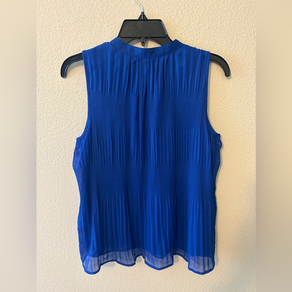 Ellen Tracy Sleeveless Pleat and Release Top In Blue Size XS NWOT - Picture 4 of 5